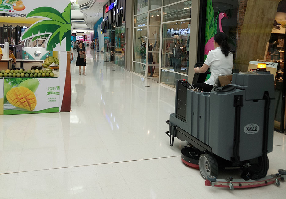 江西大型清潔設(shè)備多功能洗地機(jī)和電動(dòng)<a href=http://www.hfzhongcheng.cn target=_blank class=infotextkey>掃地車生產(chǎn)廠</a>