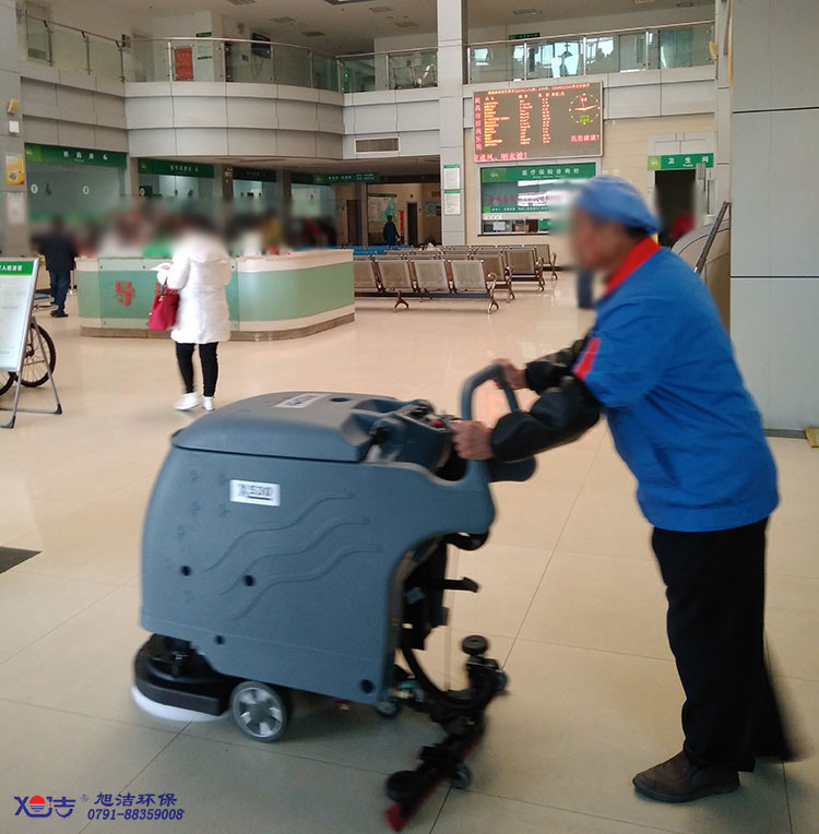 醫(yī)院大廳保潔，醫(yī)院手推式洗地機